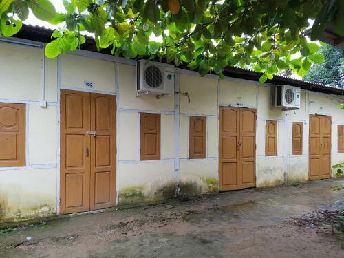 Hostal La Min Eain Guest House-burmese Only