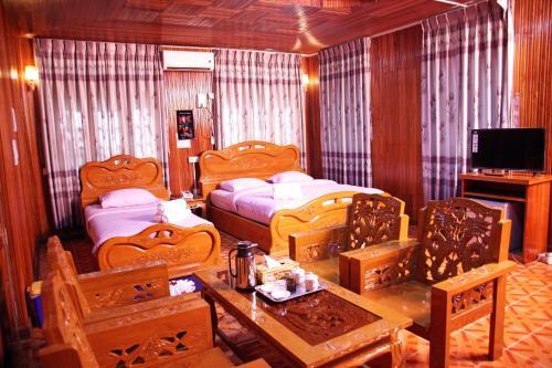 Mother House Hotel