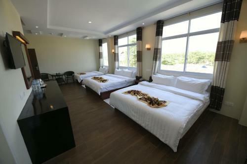 Golden River Hotel