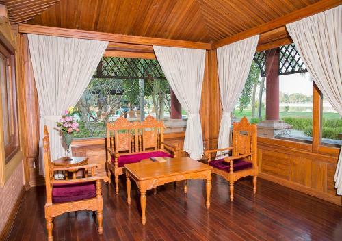 Royal Kaytumadi Hotel