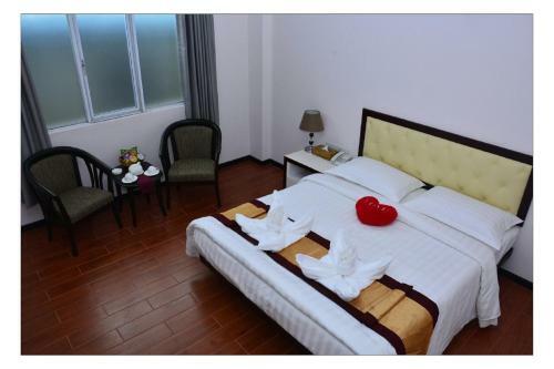 Platinum River View Hotel