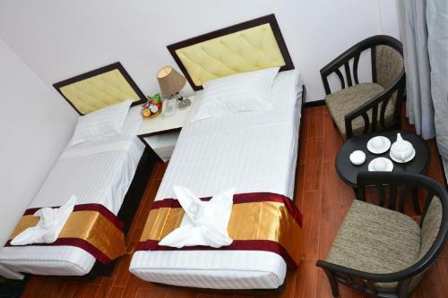 Platinum River View Hotel