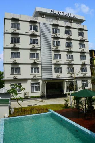 Platinum River View Hotel