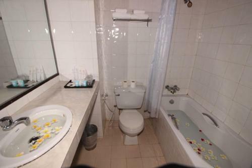 Myanmar Life Hotel