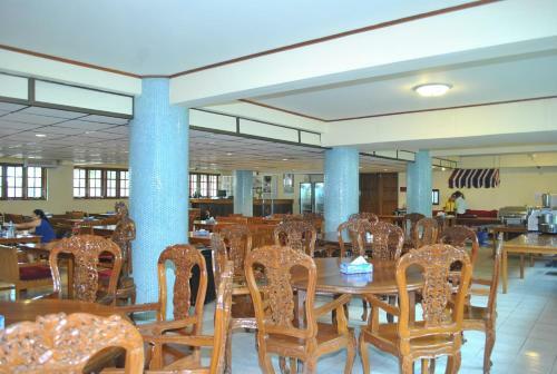 Myanmar Life Hotel