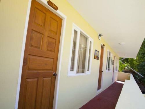 Hostal New Wave 1 Guesthouse
