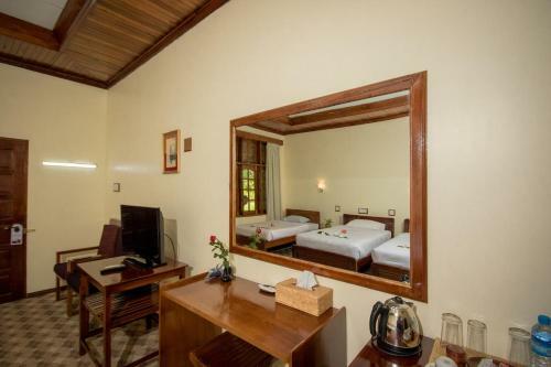 Ruby True Hotel