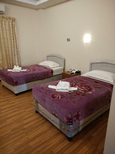 Bed & Breakfast Dormitory @ Law Ka Thit Sar Hotel