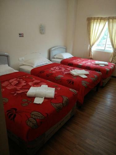 Bed & Breakfast Dormitory @ Law Ka Thit Sar Hotel