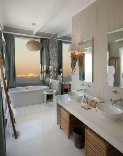 Hotel White Pearl Resorts