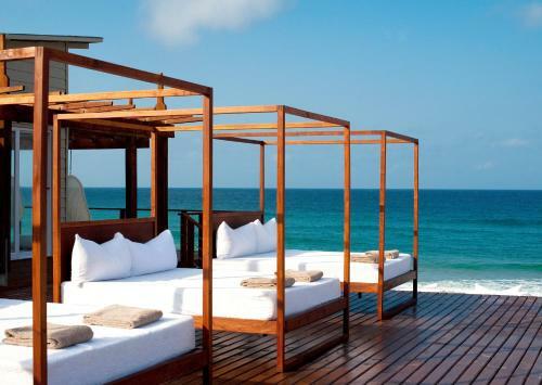 Hotel White Pearl Resorts