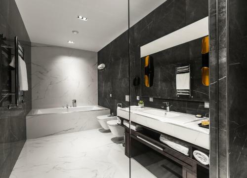 Aquaterra Hotel & Spa