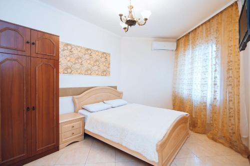 Three Bedroom Apartment Str. Lev Tolstoi 24/1