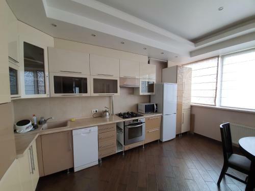 Rent Lux Apartment In Chisinau