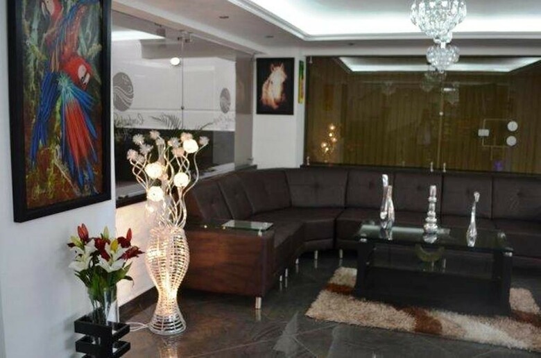 Confort Plaza Hotel
