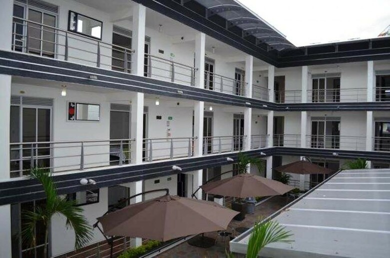 Confort Plaza Hotel