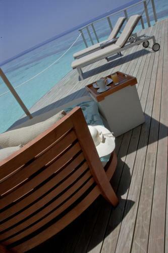 Hotel Vakarufalhi Maldives
