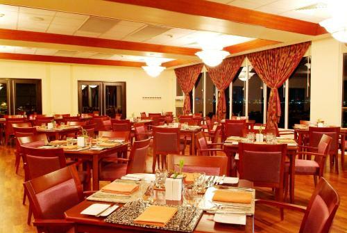 Hulhule Island Hotel