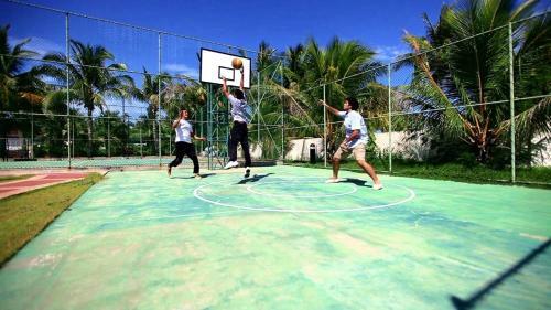 Hulhule Island Hotel