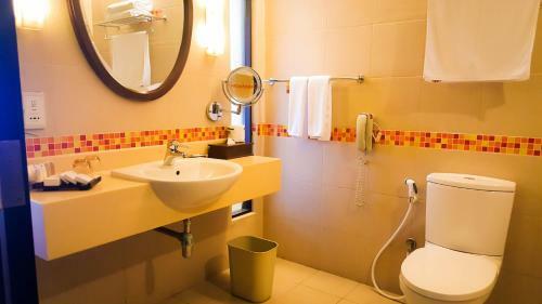 Hulhule Island Hotel