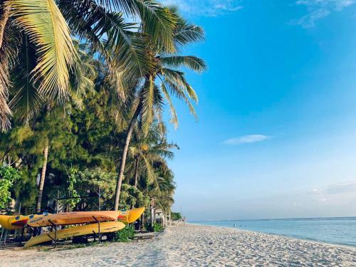 Hostal Rivethi Beach Hotel