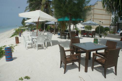 Hostal Rivethi Beach Hotel