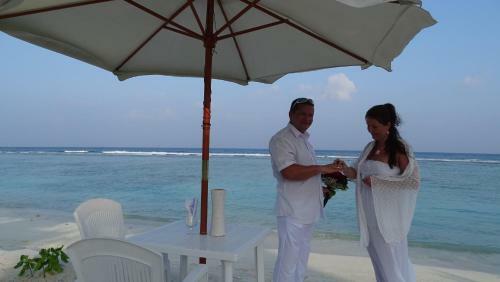 Hostal Rivethi Beach Hotel