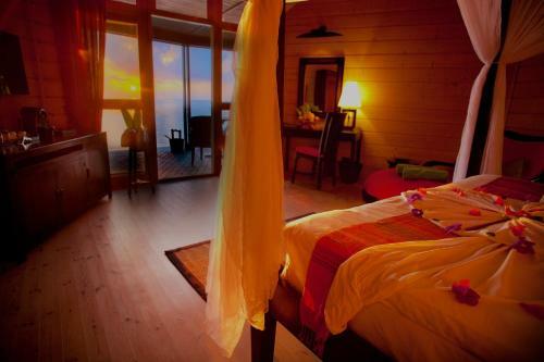 Hotel Komandoo Island Resort & Spa