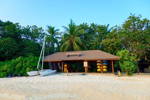 Hotel Komandoo Island Resort & Spa