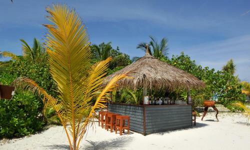 Hotel Komandoo Island Resort & Spa