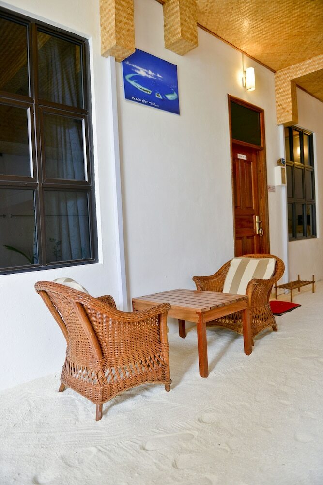 Hostal Rasdhoo View Inn