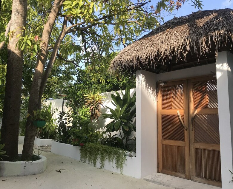 Hostal Rasdhoo Dive Lodge