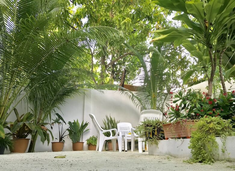 Hostal Rasdhoo Dive Lodge