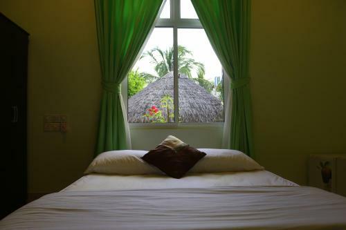 Hostal Ras Beach Inn