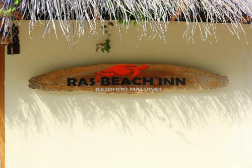 Hostal Ras Beach Inn