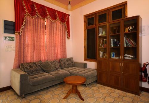 Hostal Rasdhoo Coralville