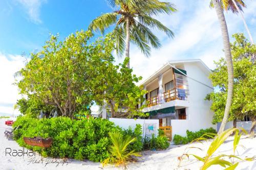 Hostal Raakani Villas