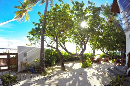 Hostal Raakani Villas