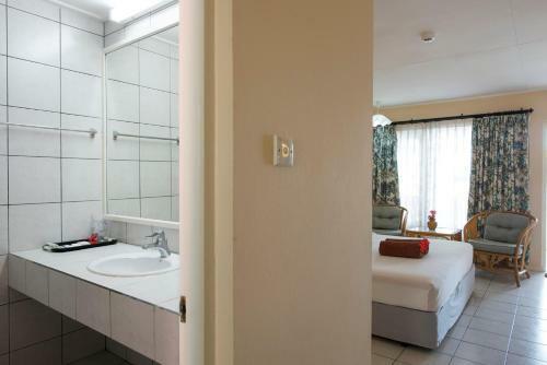 Hotel Holiday Island Resort
