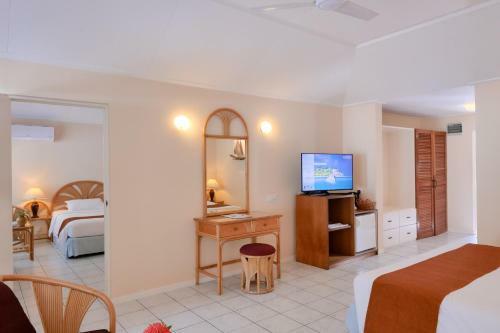 Hotel Holiday Island Resort