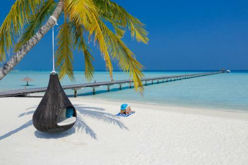 Hotel Holiday Island Resort