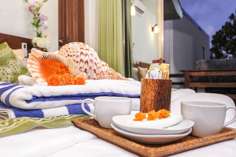 Hostal Salt Beach Hotel