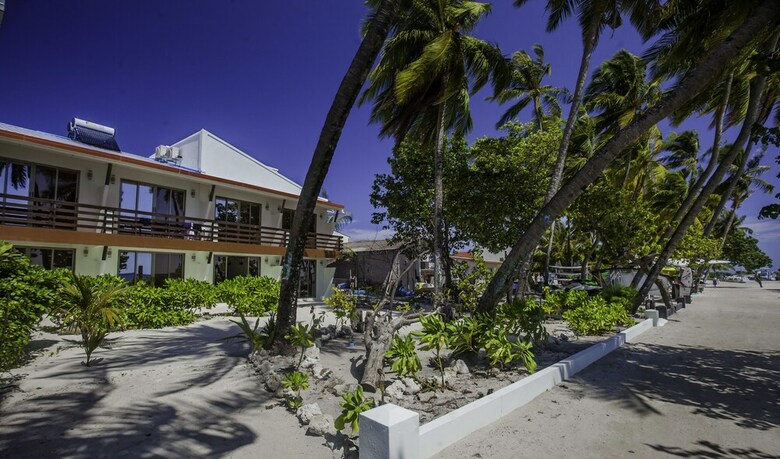 Hostal Salt Beach Hotel