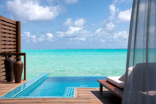 Hotel Hideaway Beach Resort & Spa