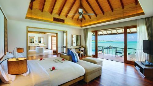 Hotel Hideaway Beach Resort & Spa