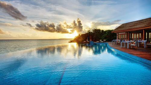 Hotel Hideaway Beach Resort & Spa