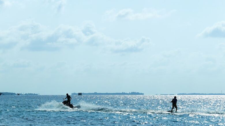 Hostal Dhigurah Retreat Beach