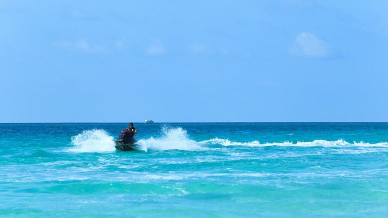 Hostal Dhigurah Retreat Beach
