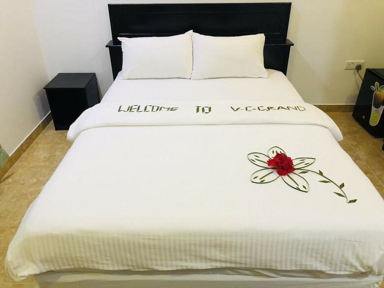 Hostal Vieni Qua Grand