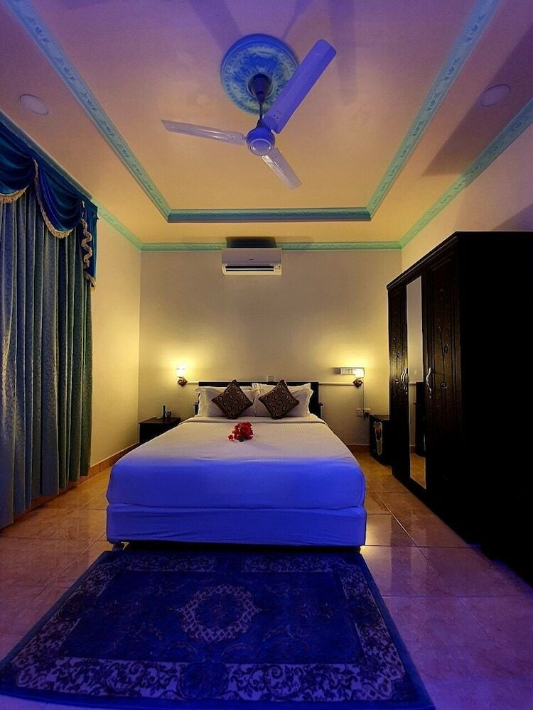 Hostal Vieni Qua Grand